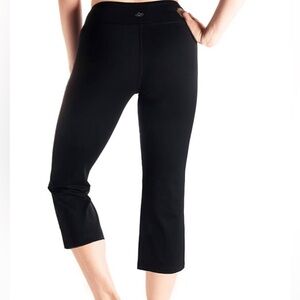 Yogi pace women cropped kick flare yoga pants size Medium